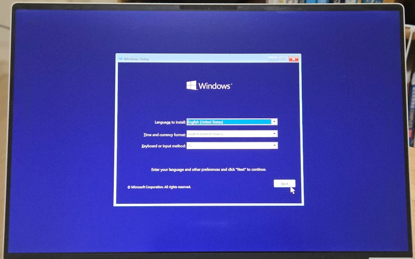 Windows 10 インストーラー起動直後の画面